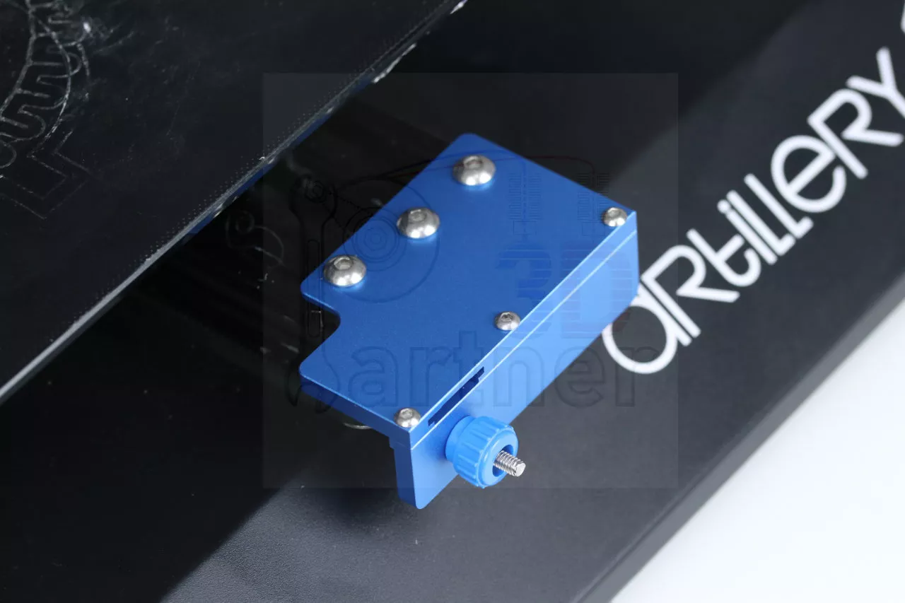 Riemenspanner Y Achse montiert.